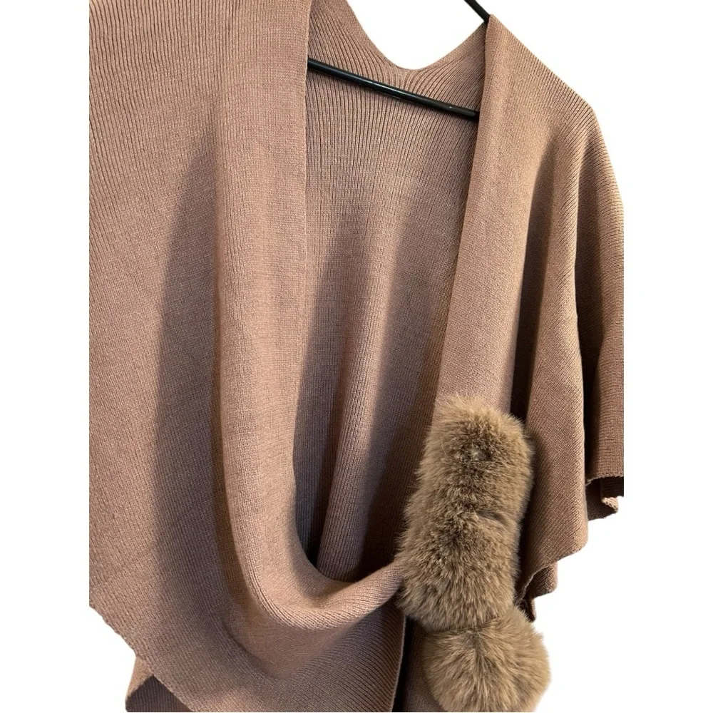 Knit Faux Fur Keyhole  Pom Pom Edge Scarf Wrap Shawl dh.